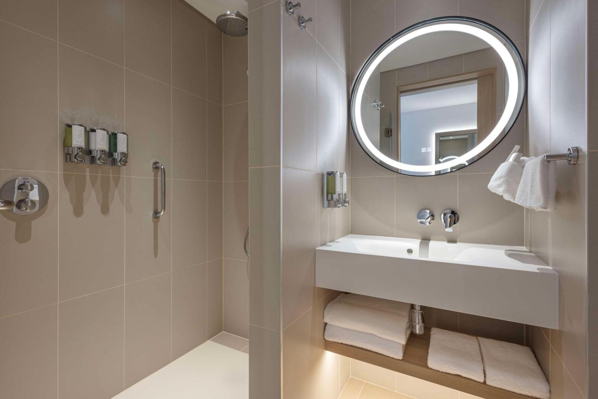 Hampton By Hilton Kuwait Salmiya Ξενοδοχείο Κουβέιτ Εξωτερικό φωτογραφία